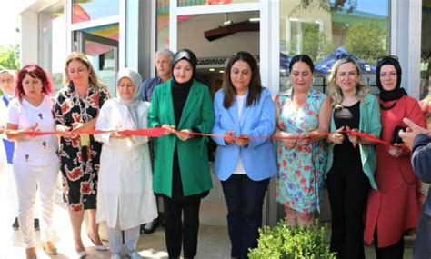 Başkan Adayı Özel, Bozdoğanlı kadınlar için ‘Bizimgız Kafe’ projesini açıkladı